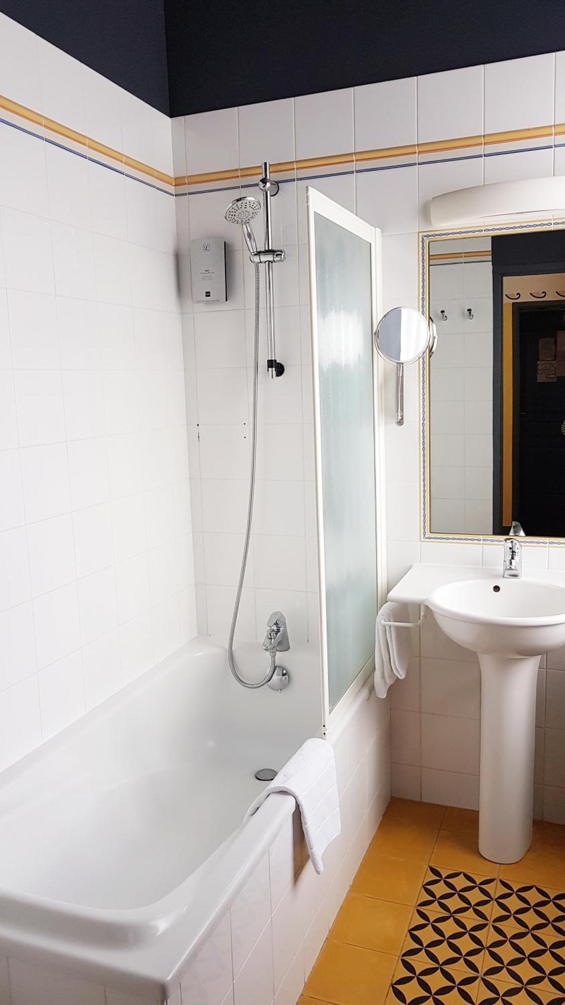 Hotel De La Presqu'Ile Крозон Екстериор снимка