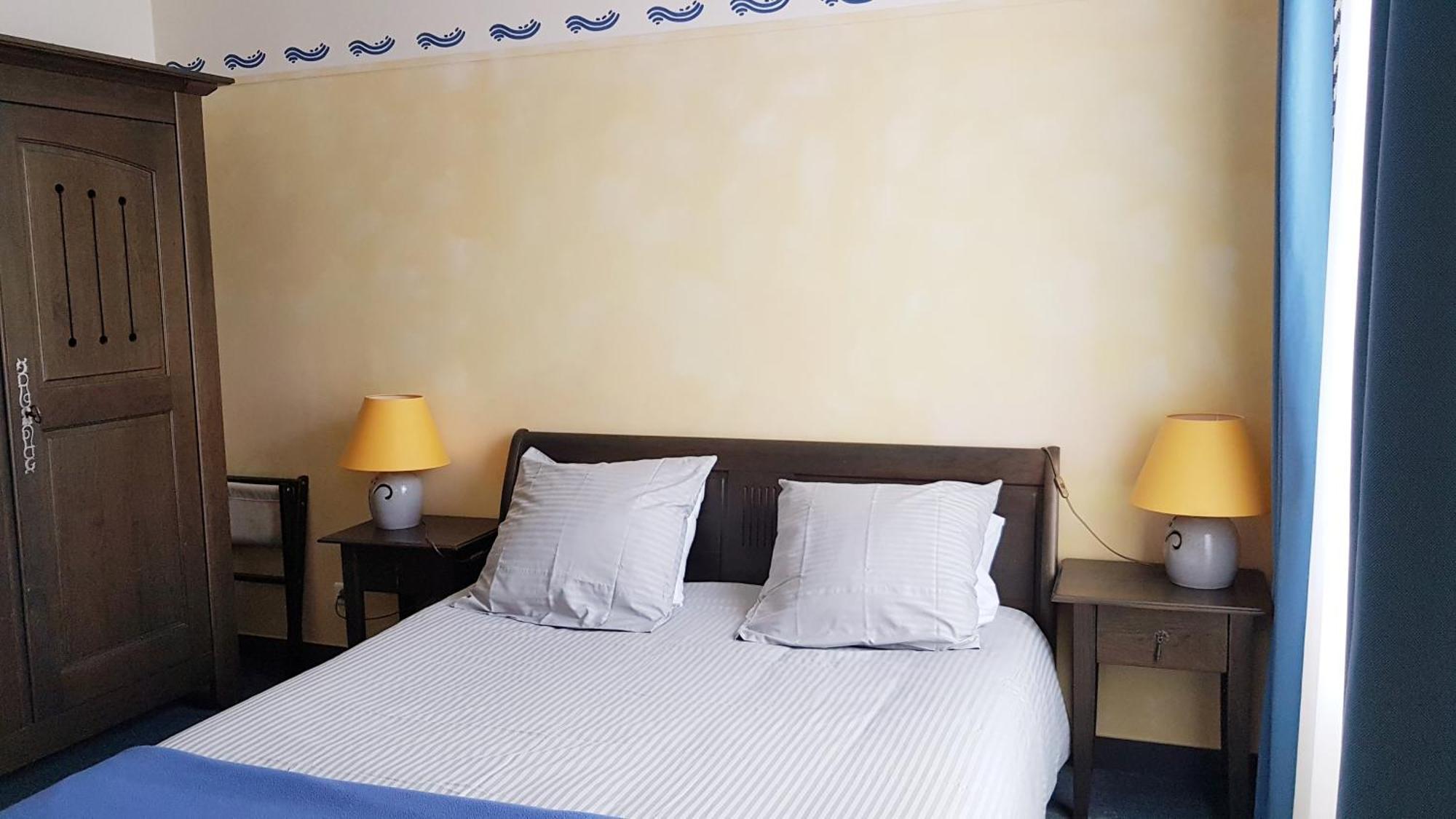 Hotel De La Presqu'Ile Крозон Екстериор снимка